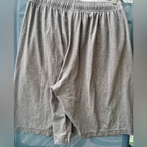 32 Degrees Cool Athletic Shorts - Picture 2 of 2